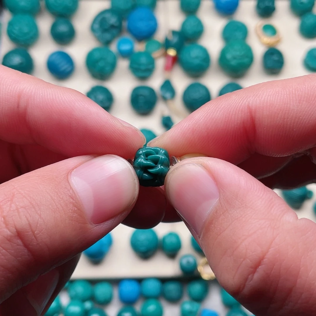 【闪购商品】玻璃颈饰吞噬尺寸10×9一个