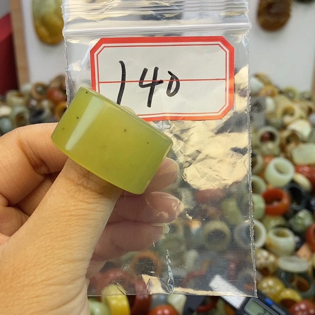 蛇纹石玉未镶嵌戒指
