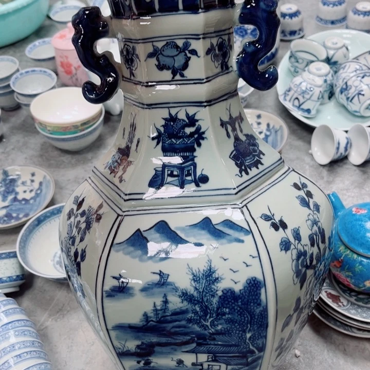 青花玲珑青花大赏瓶
