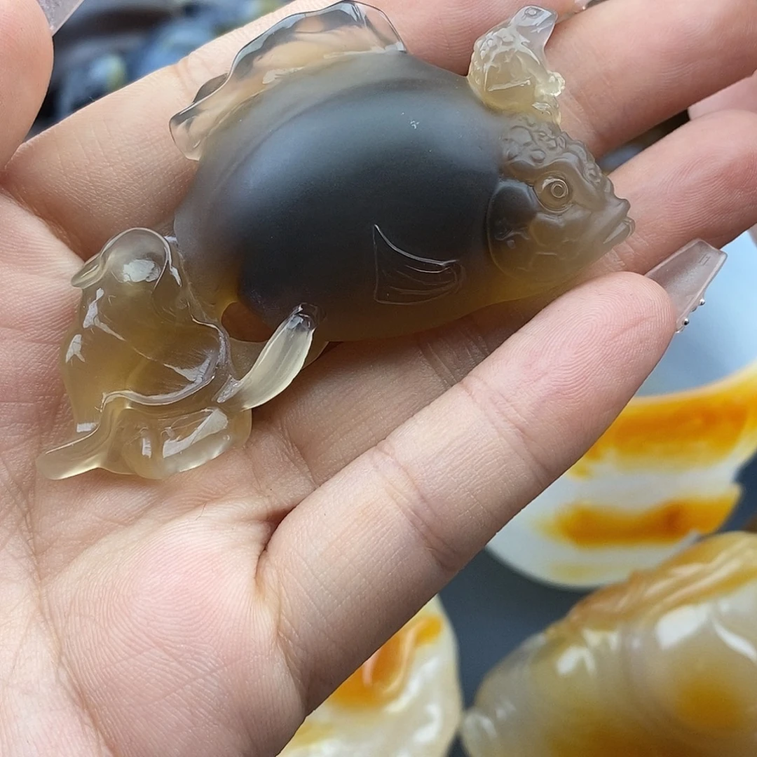 溜***。玛瑙/玉髓未镶嵌颈饰