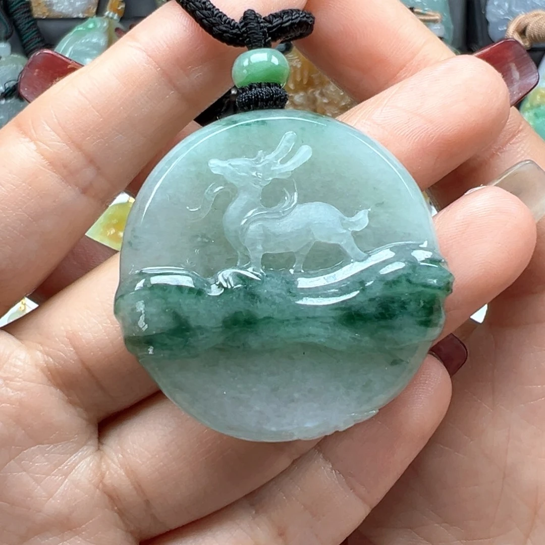 翡翠颈饰未镶嵌小鹿