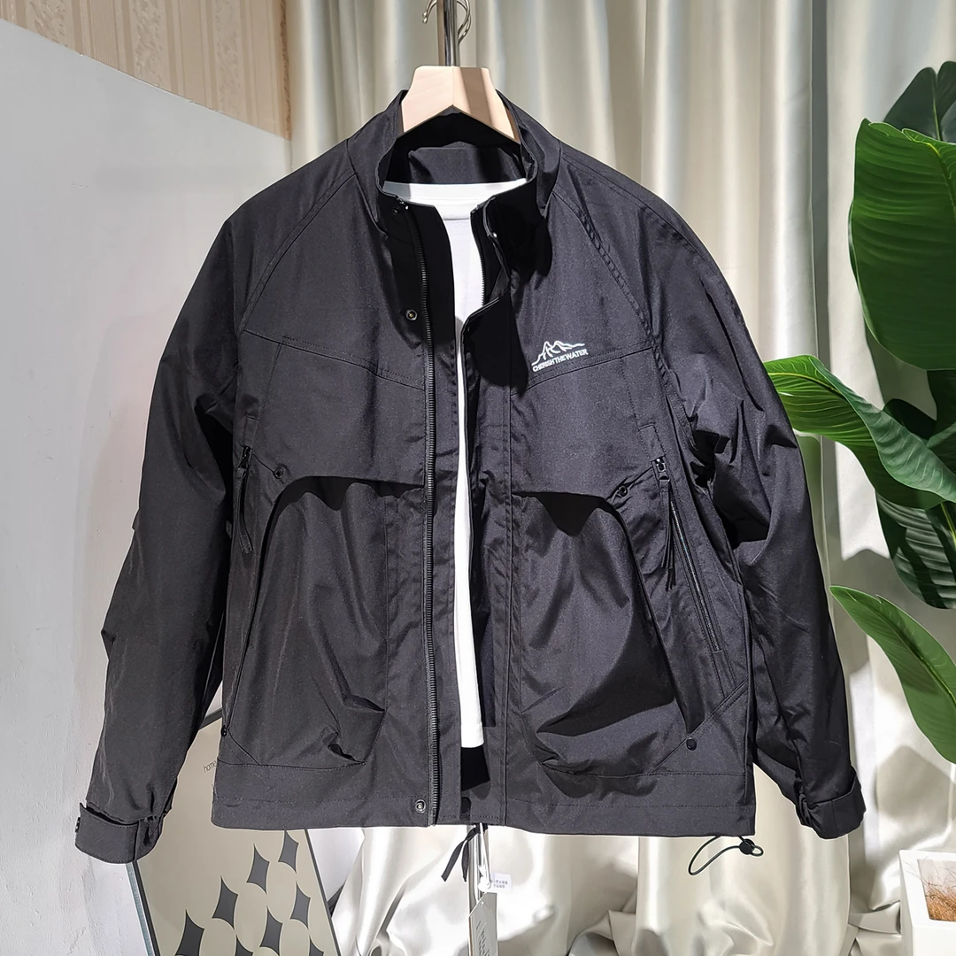 春季新款刺绣宽松男士夹克上衣外套休闲落肩立领薄款冲锋衣短款潮