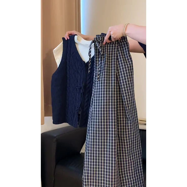 韩系早秋新款钩花镂空v领系带针织马甲背心短袖上衣女+裤子套装