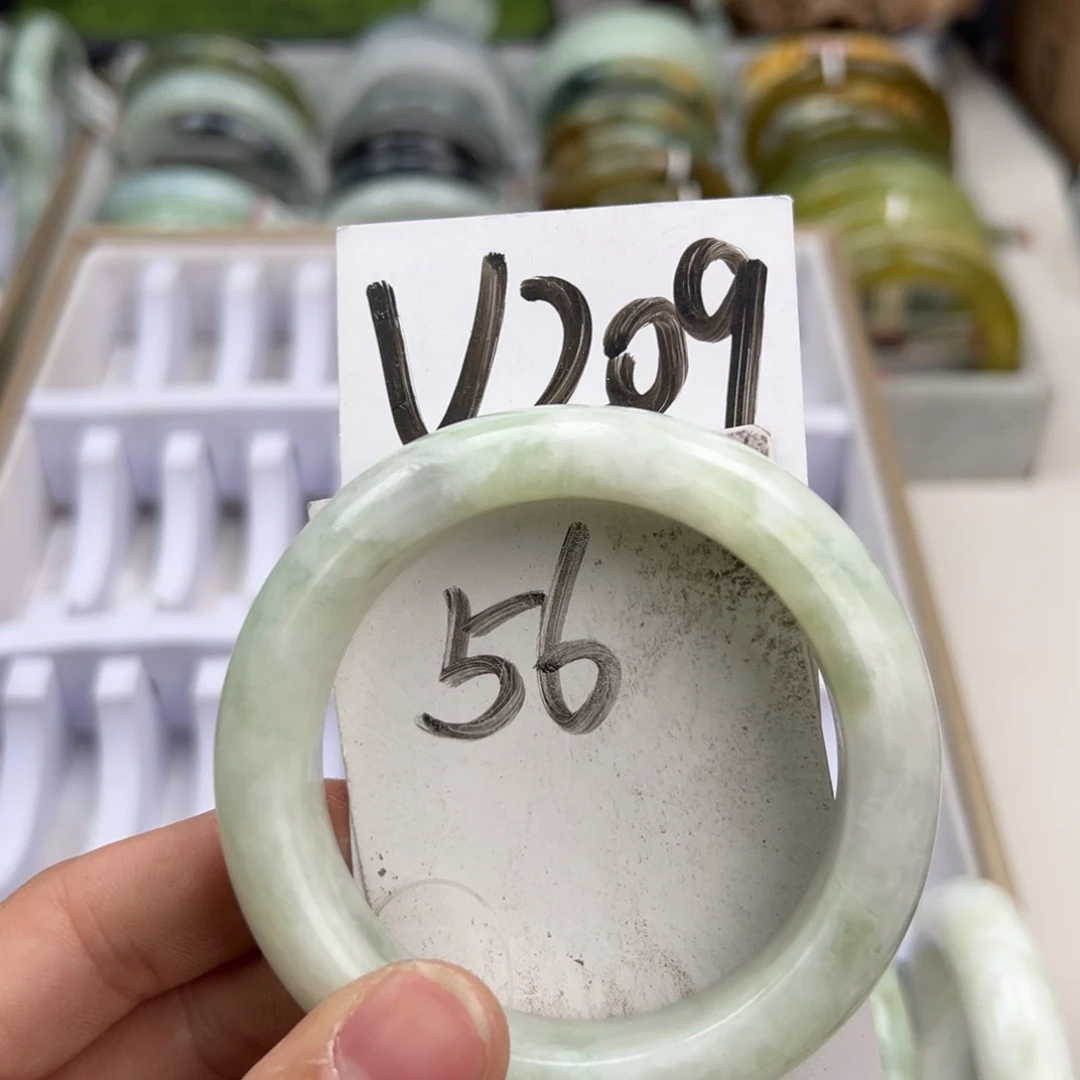 岫玉手镯未镶嵌天然岫玉