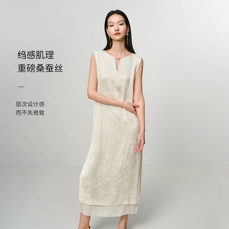 EP雅莹2025新款女装 设计感立体褶皱桑蚕丝无袖连衣裙4128B