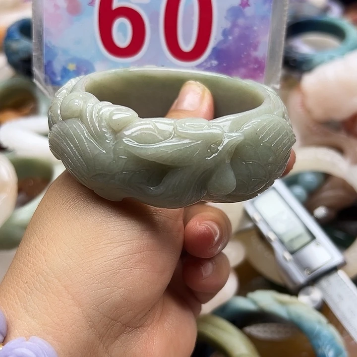 未镶嵌手镯石英岩玉