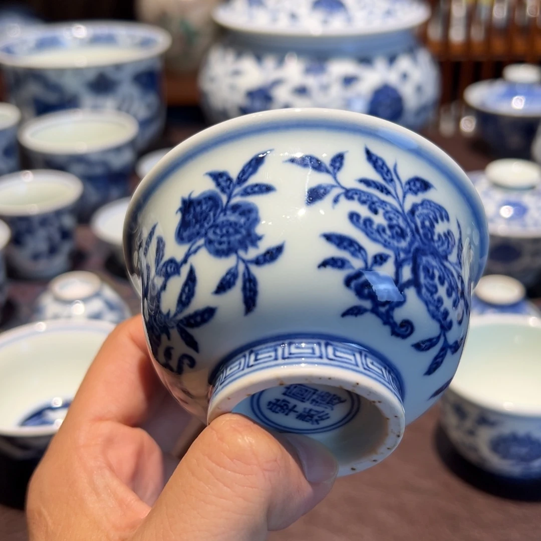 精品青花三多压手杯口径约9.3厘米