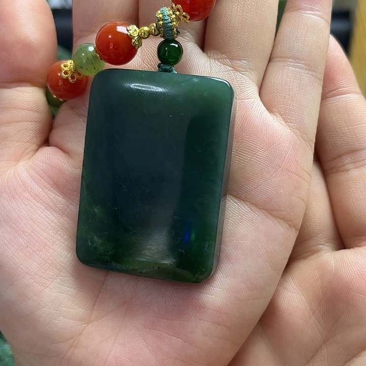 早***福和田玉未镶嵌颈饰