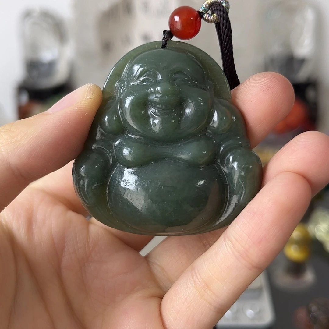 和田玉未镶嵌颈饰矿坑