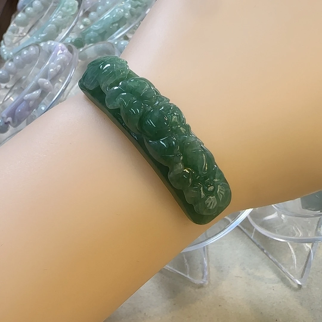 颈饰未镶嵌翡翠手牌