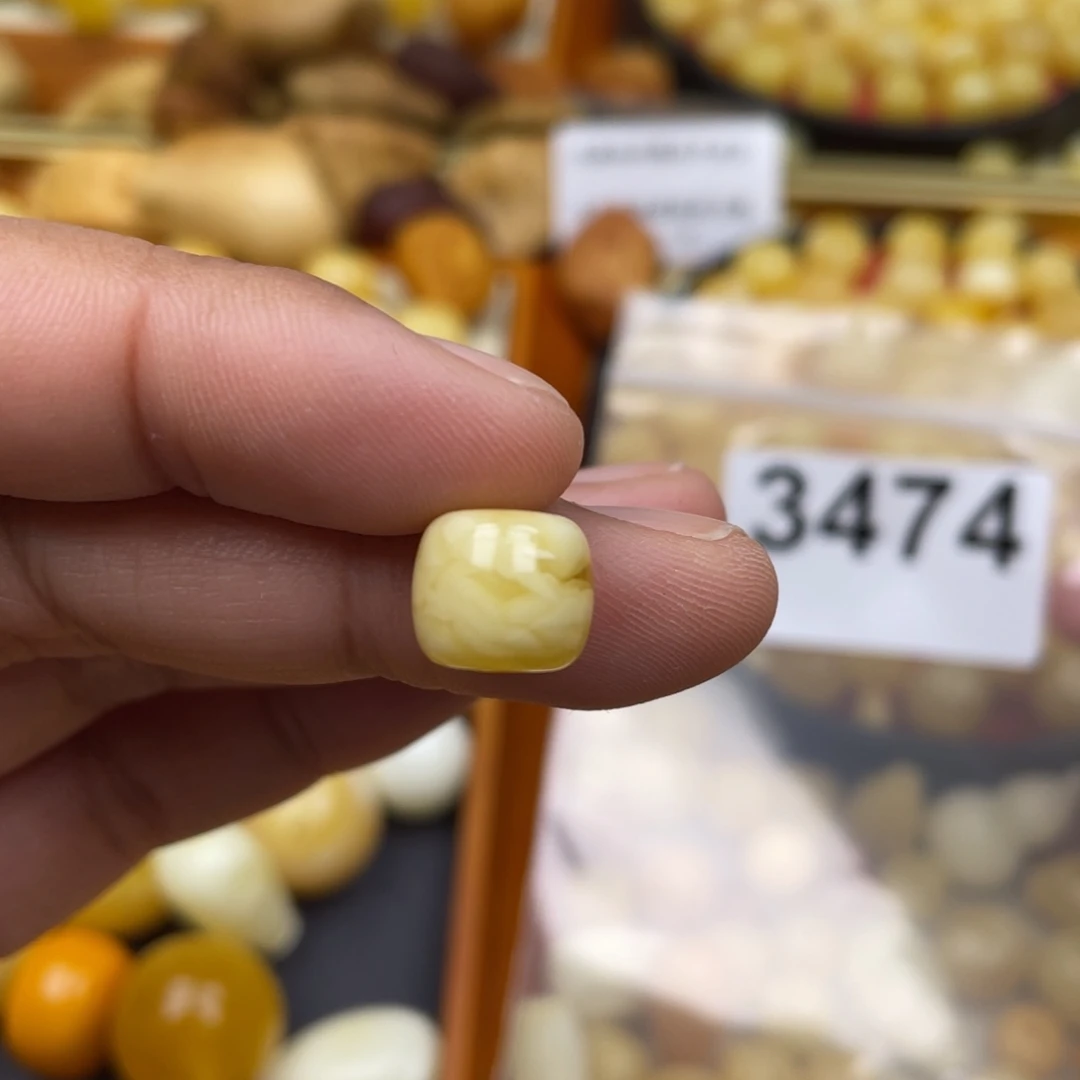 琥珀珠宝奇石未镶嵌10.9