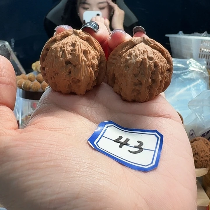 桃核吊坠手捻三角白34尺