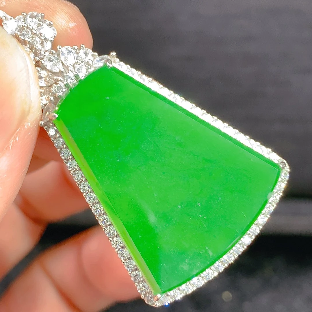 翡翠颈饰银S925镶嵌吊坠