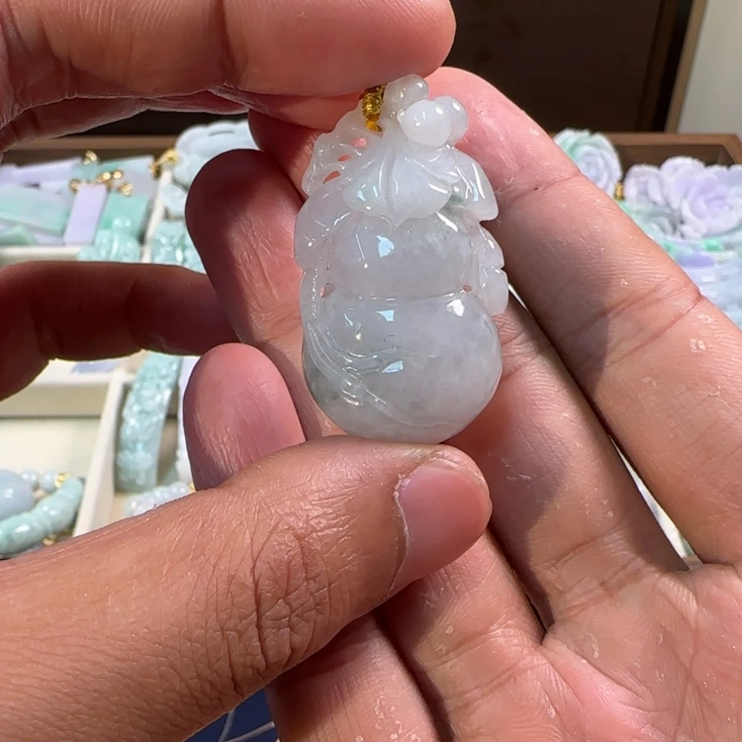 翡翠未镶嵌颈饰福禄