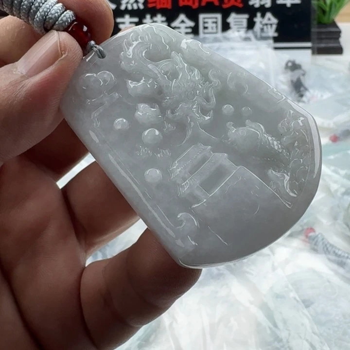 翡翠未镶嵌颈饰天然缅甸A货翡翠