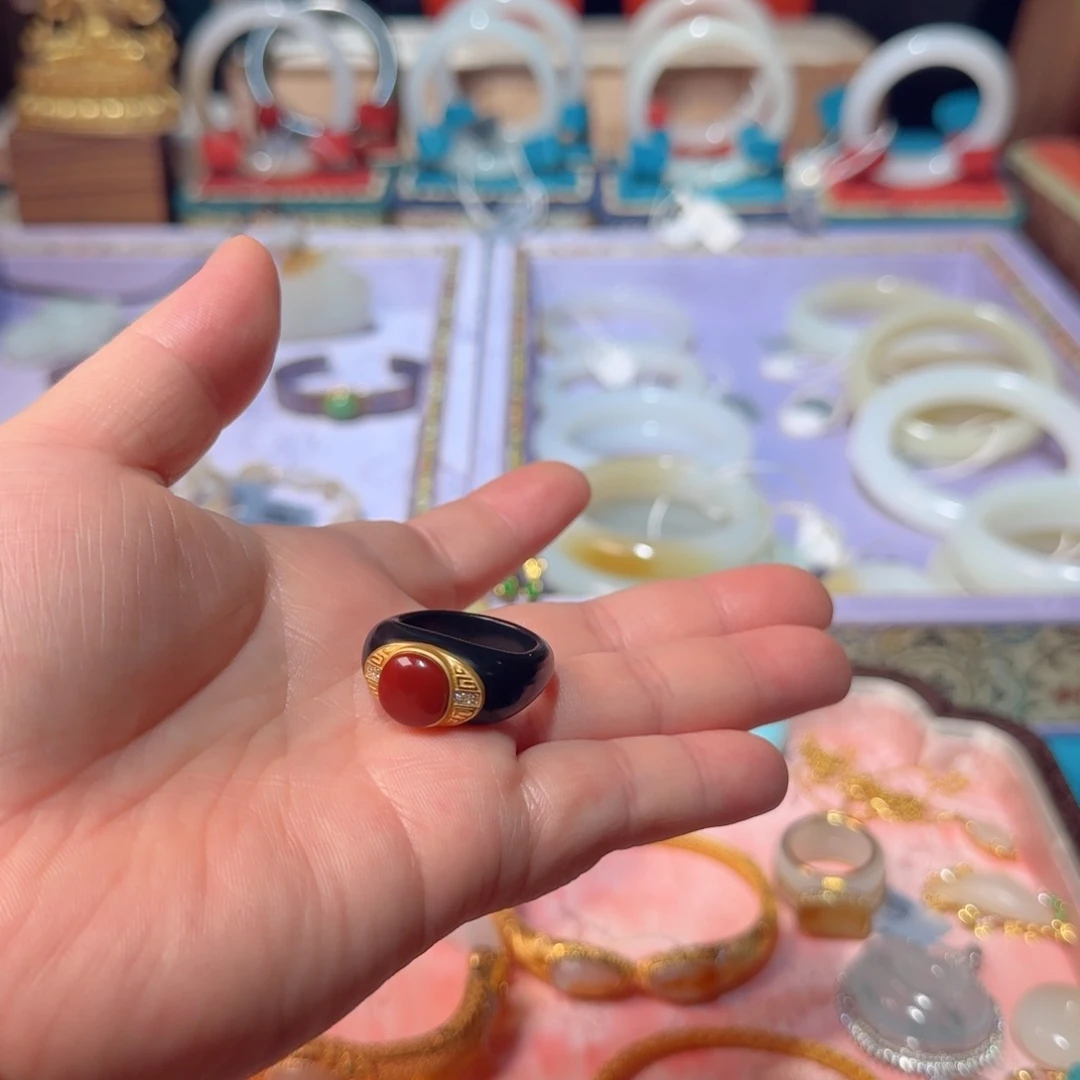 南红玛瑙18K金镶嵌戒指