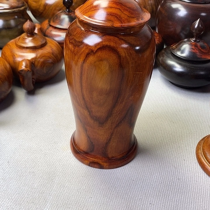 用***9越南黄花梨茶叶罐一个