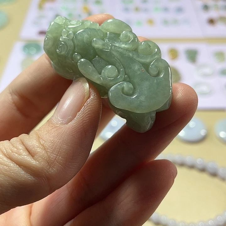 翡翠未镶嵌颈饰翡翠清货不退