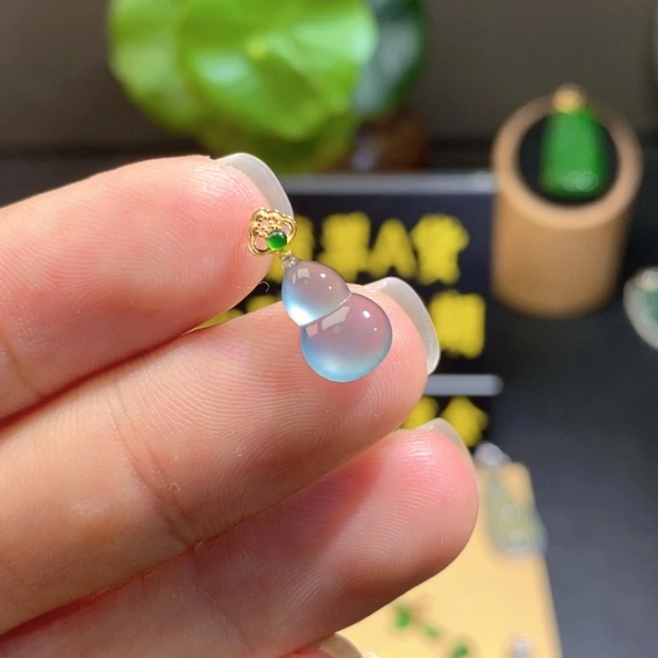 翡翠未镶嵌颈饰吊坠
