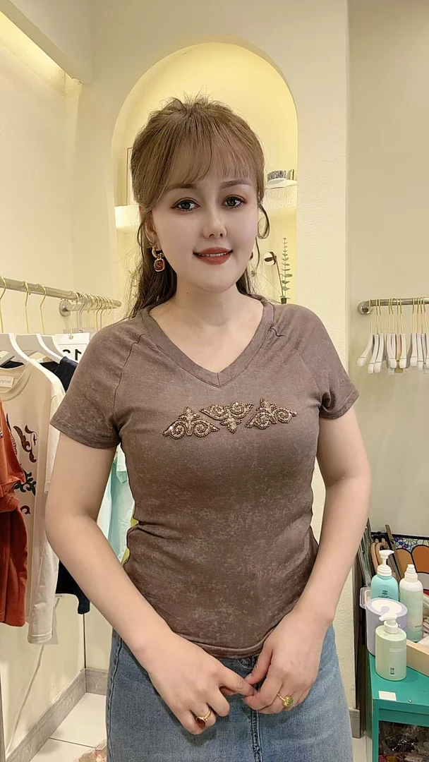 【新疆包邮】夏季民族风咖色手工绣花V领T恤