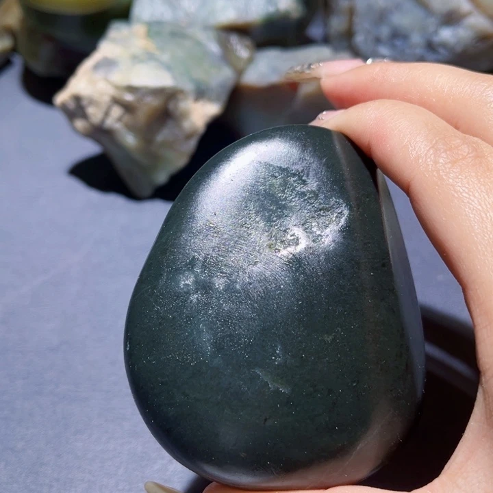 和田玉（糖玉）未镶嵌珠宝奇石