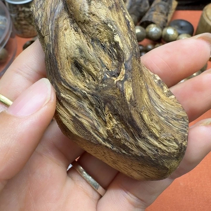 大叶紫檀（黑酸枝木类）三*石