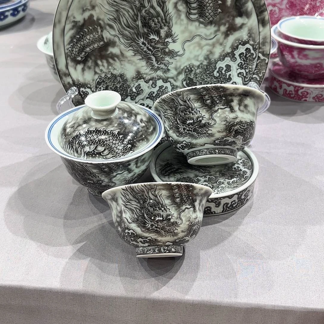 瓷片景德镇瓷器精品陈列