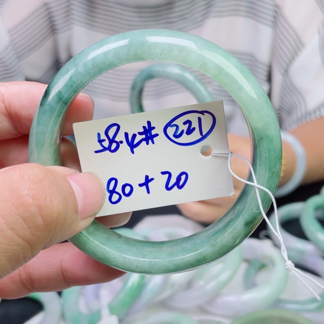 翡翠未镶嵌手镯221