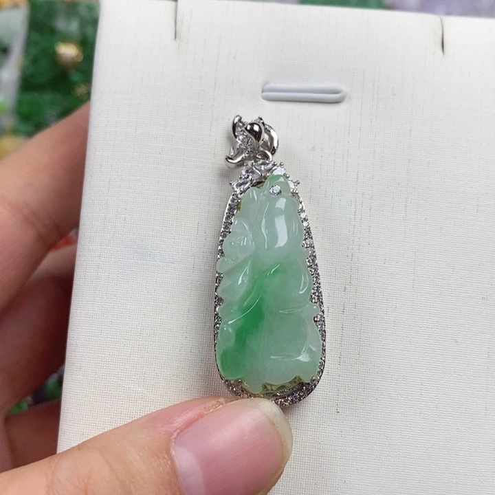 吊坠(赠链)未镶嵌翡翠