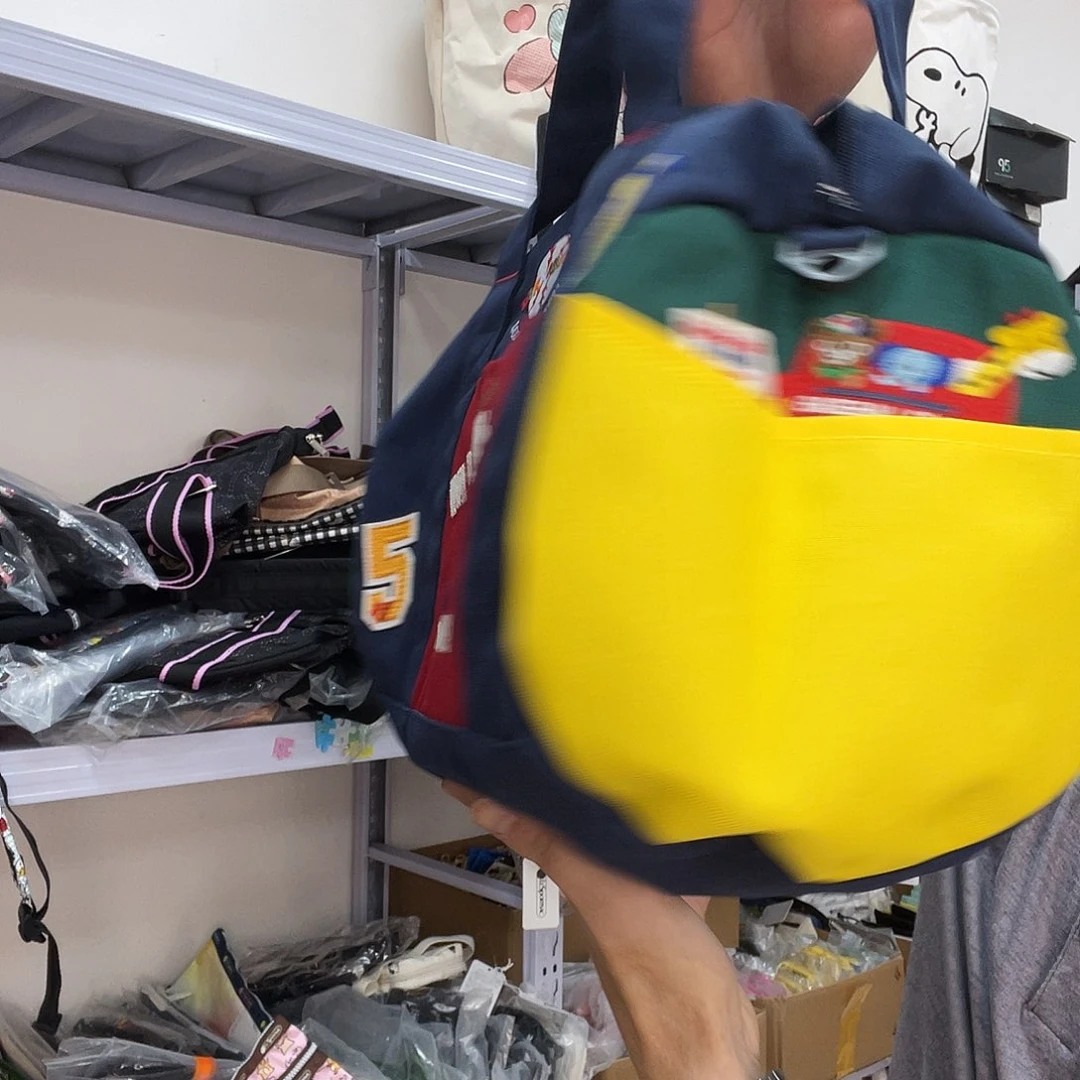 PU化妆包等各种产品的