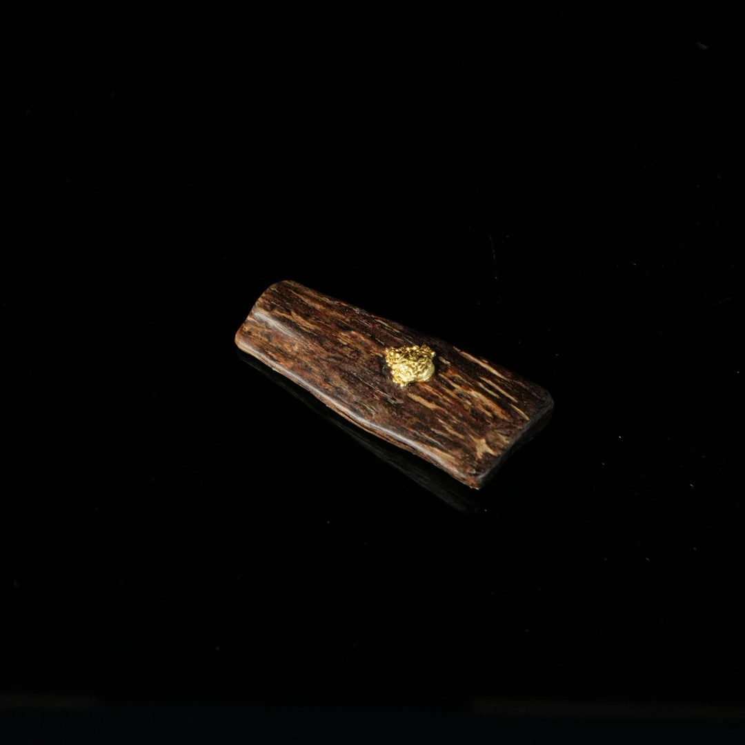 B5923 文莱红油沉水沉香吊坠 4x1.5x0.7cm 2.59g
