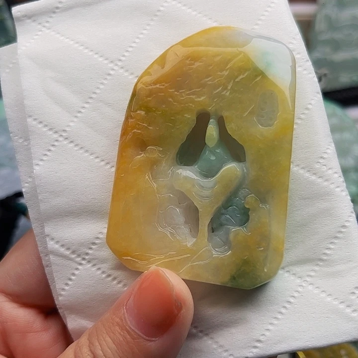 翡翠未镶嵌颈饰挂件
