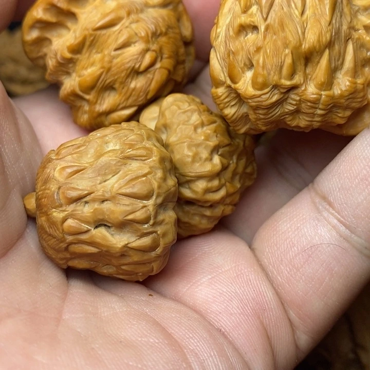 文玩核桃把件s****s吞噬