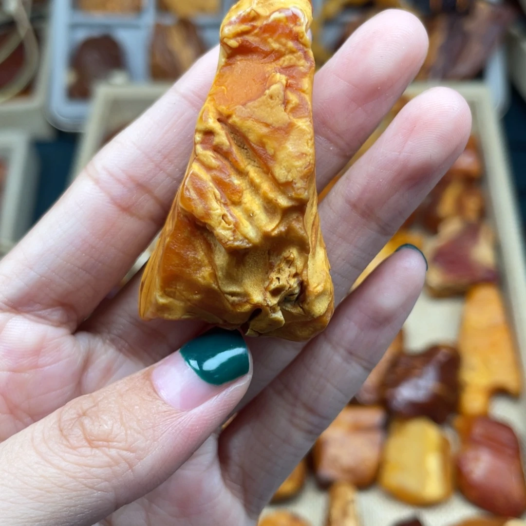 琥珀未镶嵌珠宝奇石