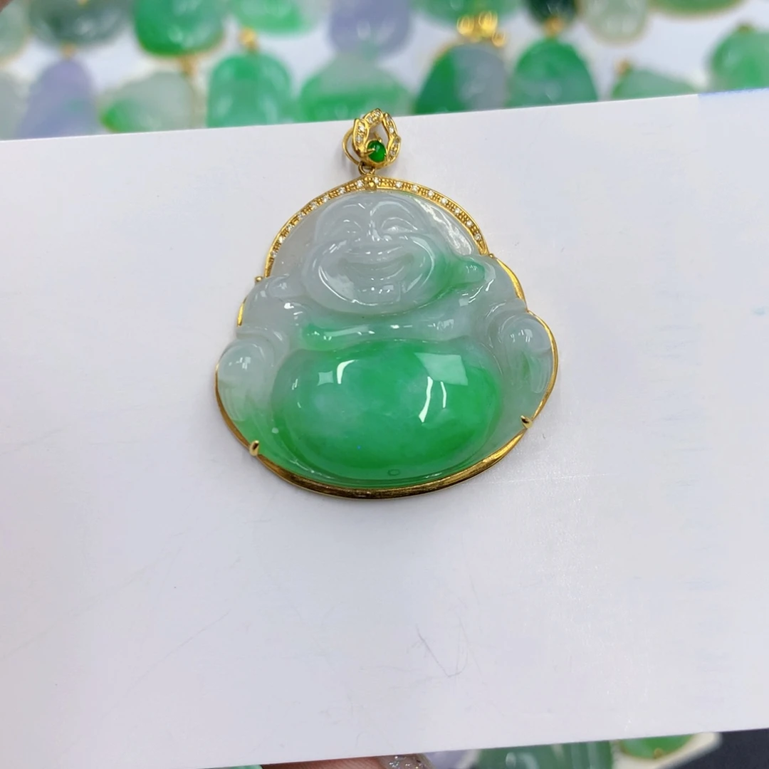 翡翠18K金镶嵌颈饰翡翠