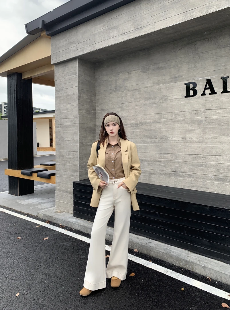 DXW秋季设计师修身不贴腿四面弹原胚布喇叭裤高腰显瘦牛仔裤