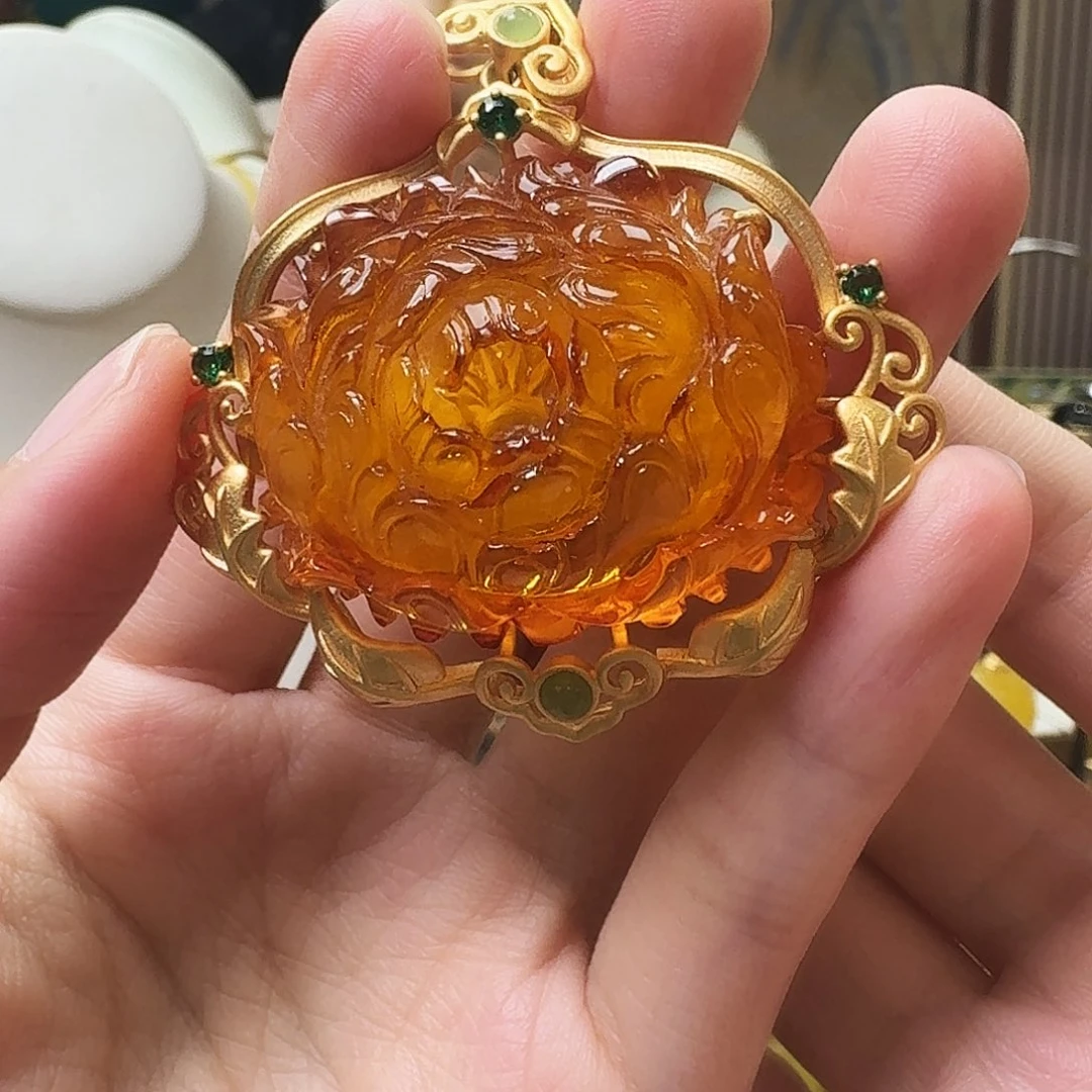 琥珀未镶嵌颈饰a吊坠
