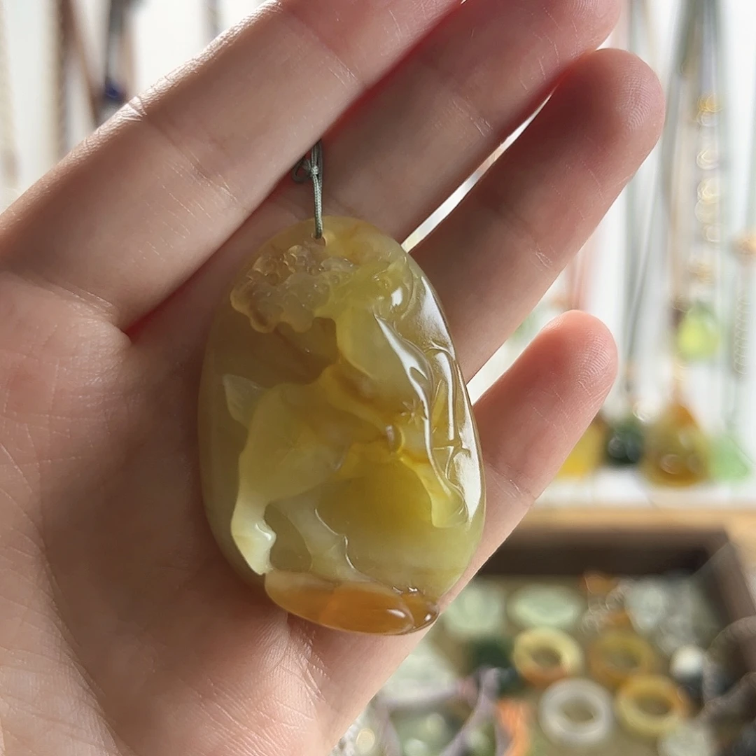 小***托合金蛇纹石玉颈饰