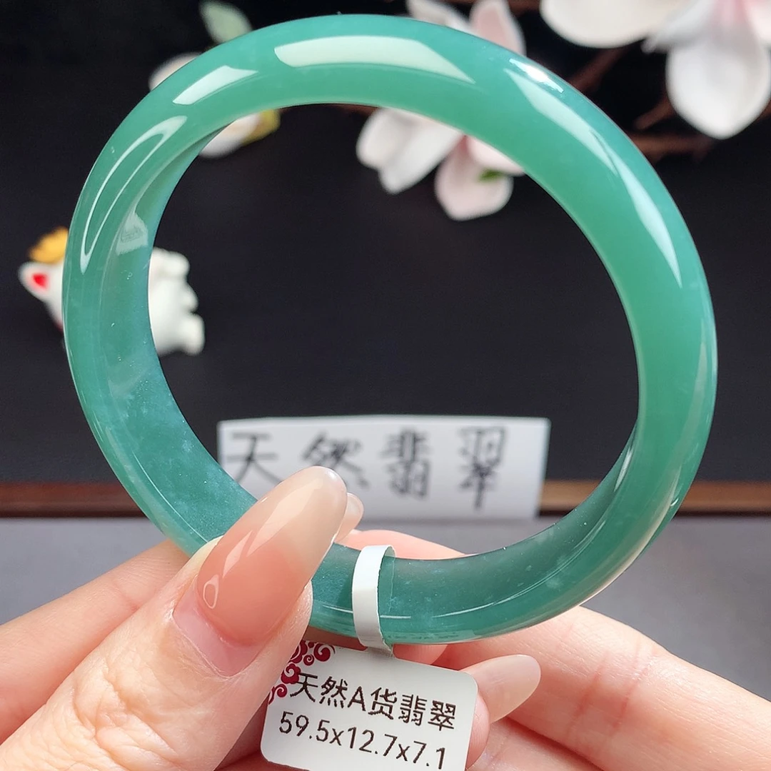 翡翠手镯（圆镯）未镶嵌