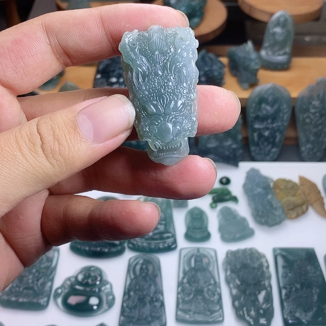 定制翡翠未镶嵌龙头