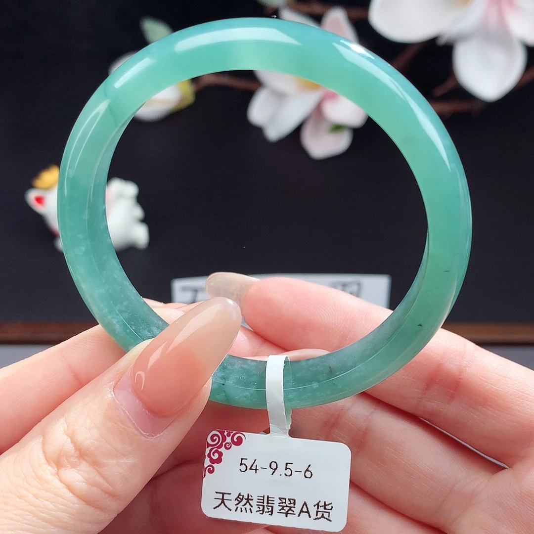 翡翠手镯（圆镯）未镶嵌