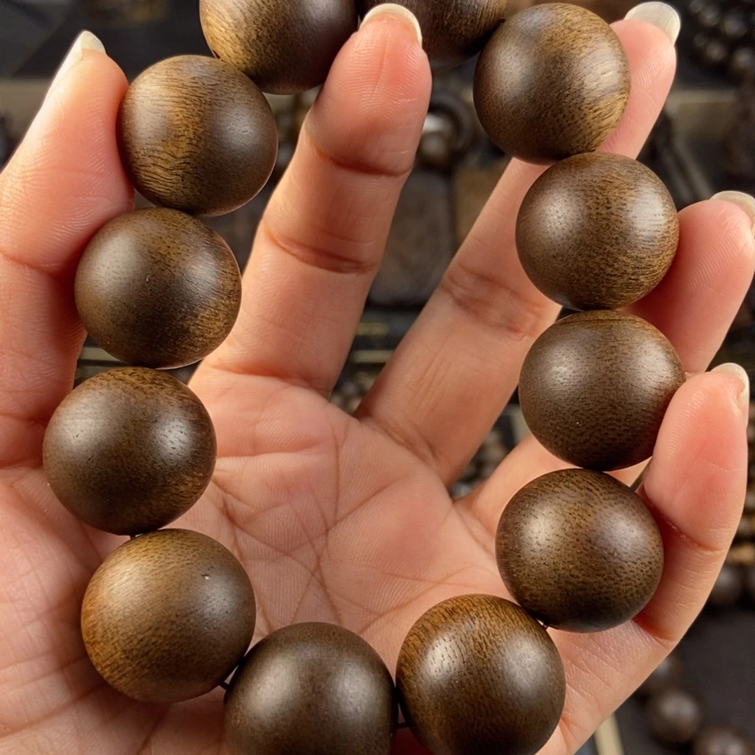 沉香手串小***越南芽庄白棋楠