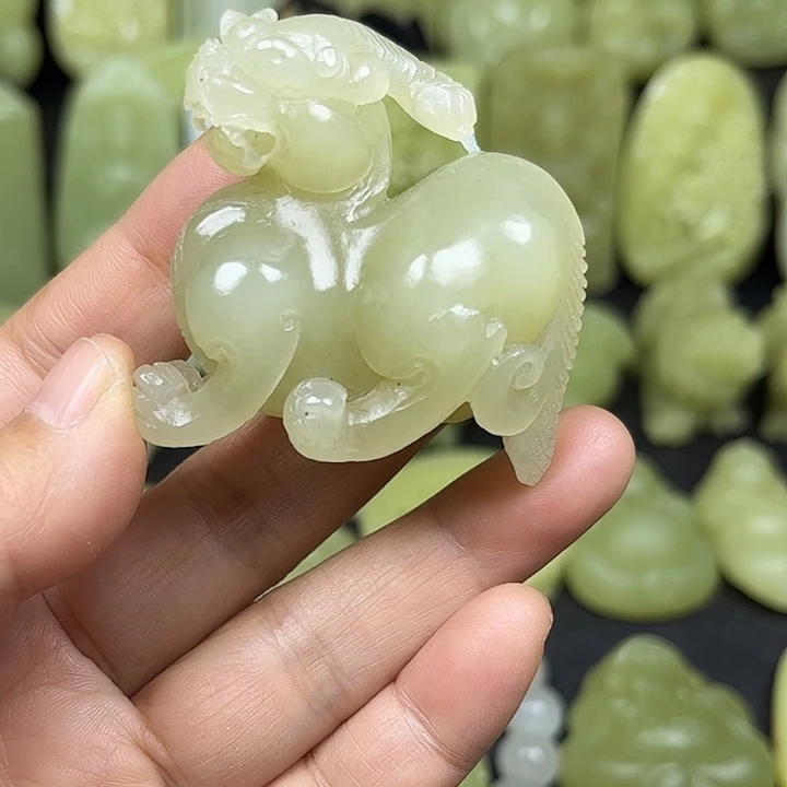 和田玉（糖玉）未镶嵌颈饰