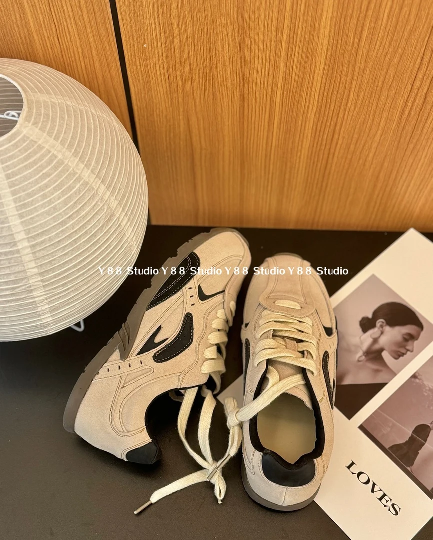 精选特特福福休闲运动百搭女鞋-样品 微瑕~699