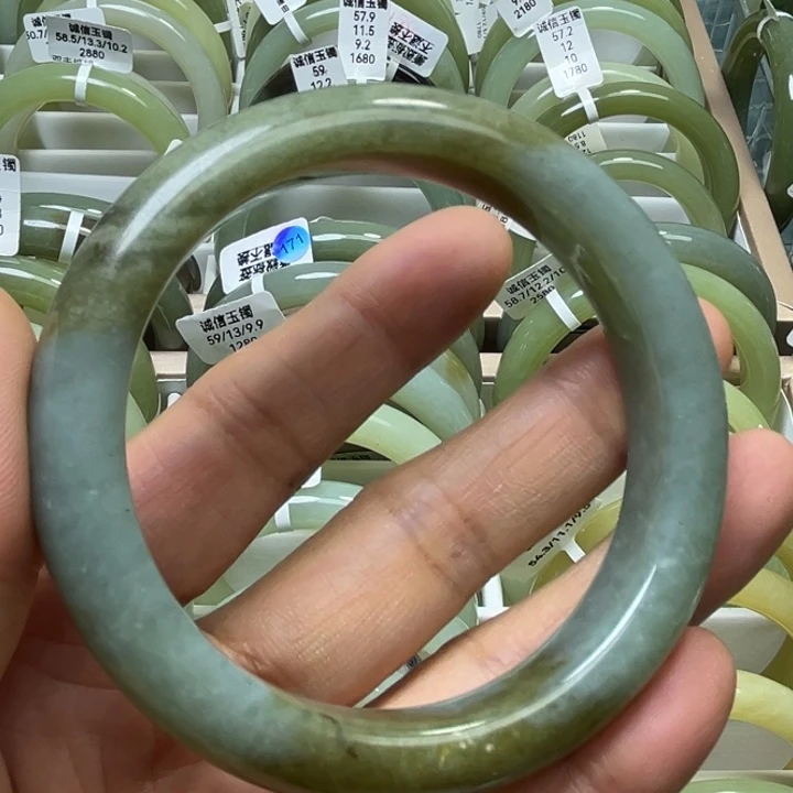 未镶嵌手镯和田玉（糖玉）