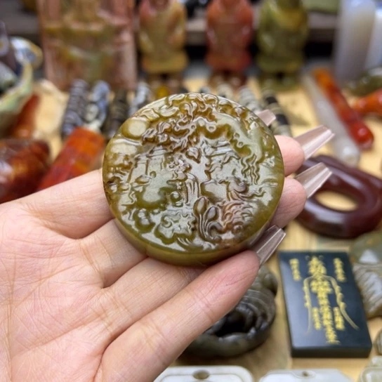 蛇纹石玉未镶嵌颈饰