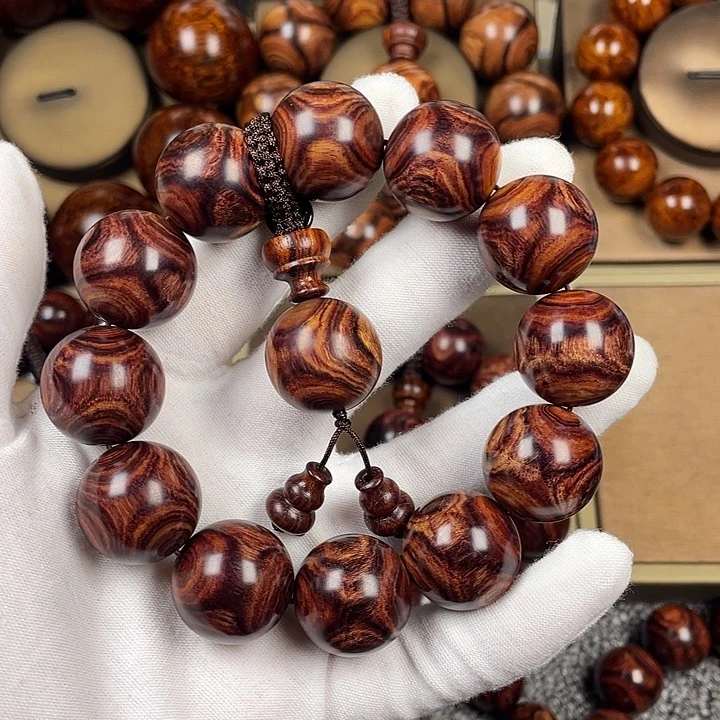 花梨木类郁*2.0尺寸花梨手串