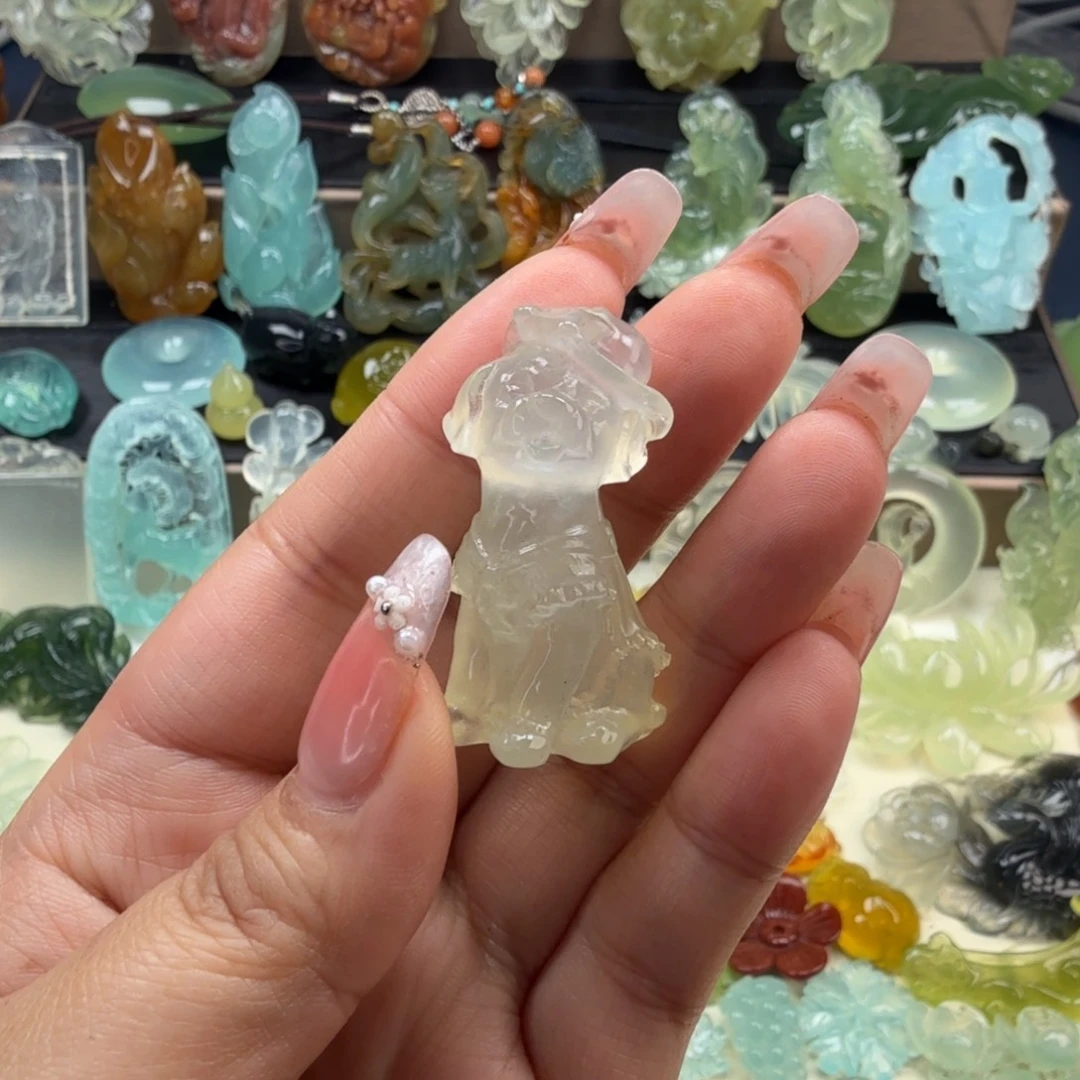 蛇纹石玉未镶嵌颈饰岫玉狗