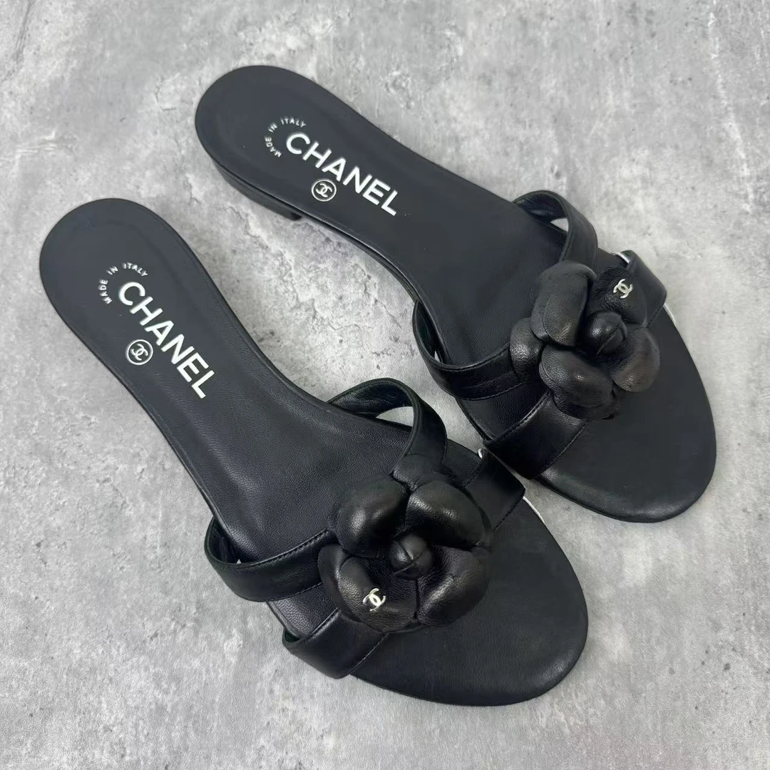 95新 Chanel/香奈儿 38.5码/仔仔女鞋/黑色山茶花平底拖鞋 1752