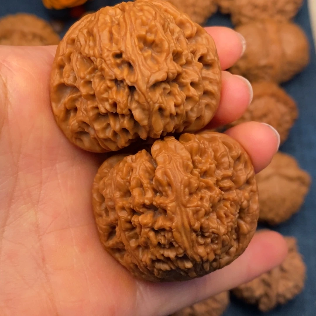 把件文玩核桃42红皮球南疆